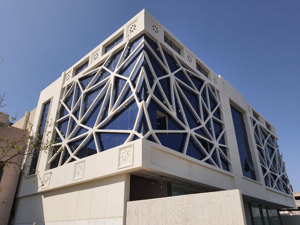 مستشفى دكتور نزار جي آر سي و جي آر بي